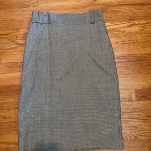 Banana Republic brown and white houndstooth Skirt